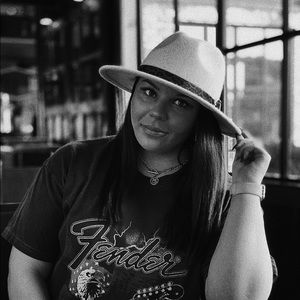 Meet your Posher, Chassidy